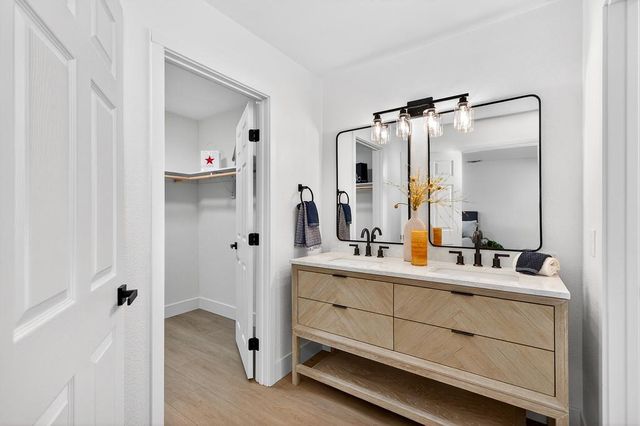 6211 Longmont Way, Carmichael, CA 95608