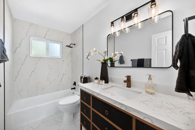 6211 Longmont Way, Carmichael, CA 95608