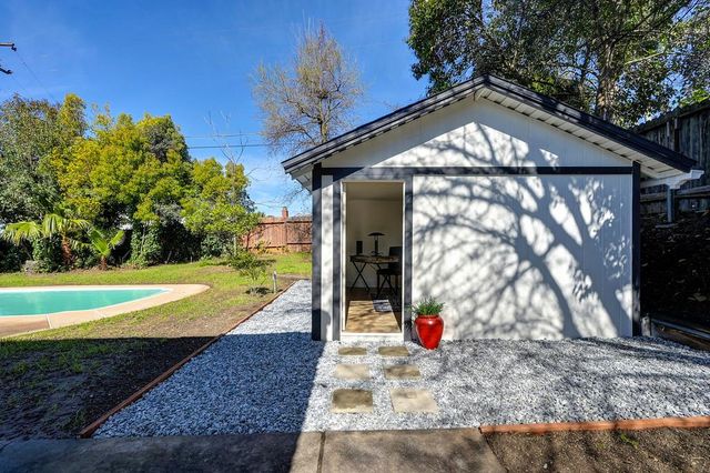 6211 Longmont Way, Carmichael, CA 95608