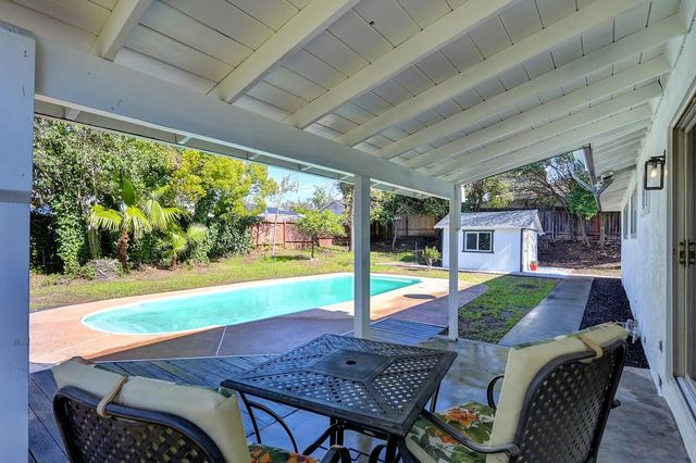 6211 Longmont Way, Carmichael, CA 95608