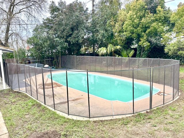 6211 Longmont Way, Carmichael, CA 95608