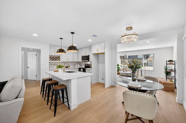 6211 Longmont Way, Carmichael, CA 95608