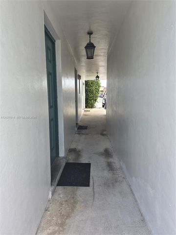 7041 Pembroke Road 2, Pembroke Pines, FL 33023