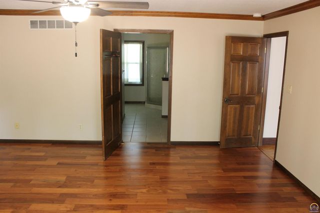 5978 SW 31st Ter, Topeka, KS 66614