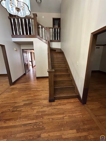 5978 SW 31st Ter, Topeka, KS 66614
