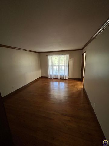 5978 SW 31st Ter, Topeka, KS 66614