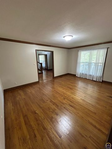 5978 SW 31st Ter, Topeka, KS 66614