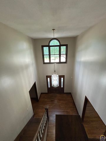 5978 SW 31st Ter, Topeka, KS 66614