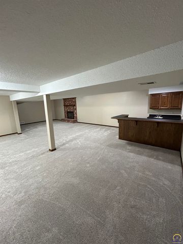 5978 SW 31st Ter, Topeka, KS 66614