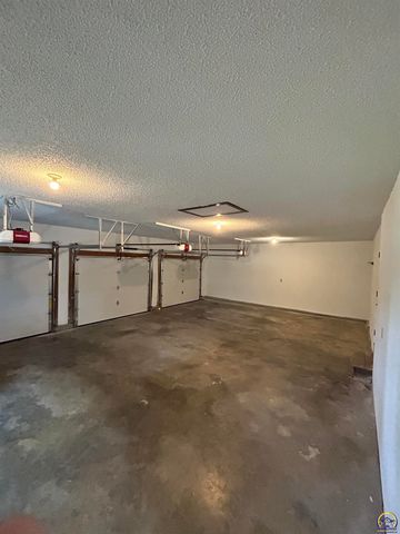 5978 SW 31st Ter, Topeka, KS 66614