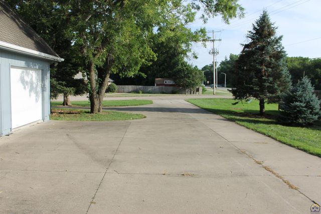 5978 SW 31st Ter, Topeka, KS 66614