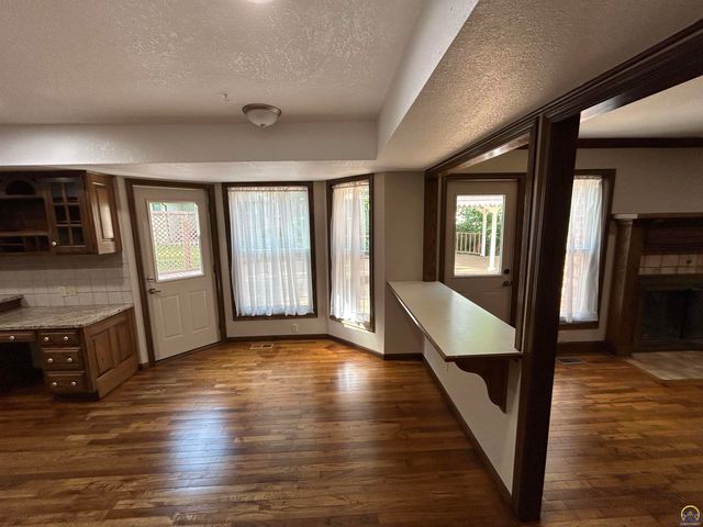 5978 SW 31st Ter, Topeka, KS 66614