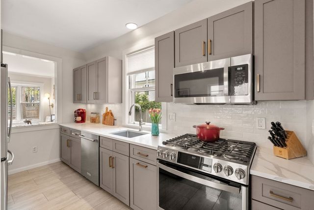 22 Grant St, Needham, MA 02492