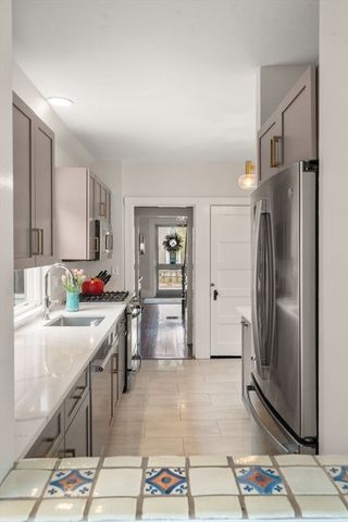 22 Grant St, Needham, MA 02492