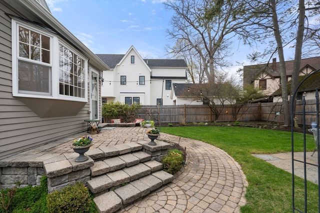 22 Grant St, Needham, MA 02492