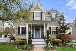 22 Grant St, Needham, MA 02492
