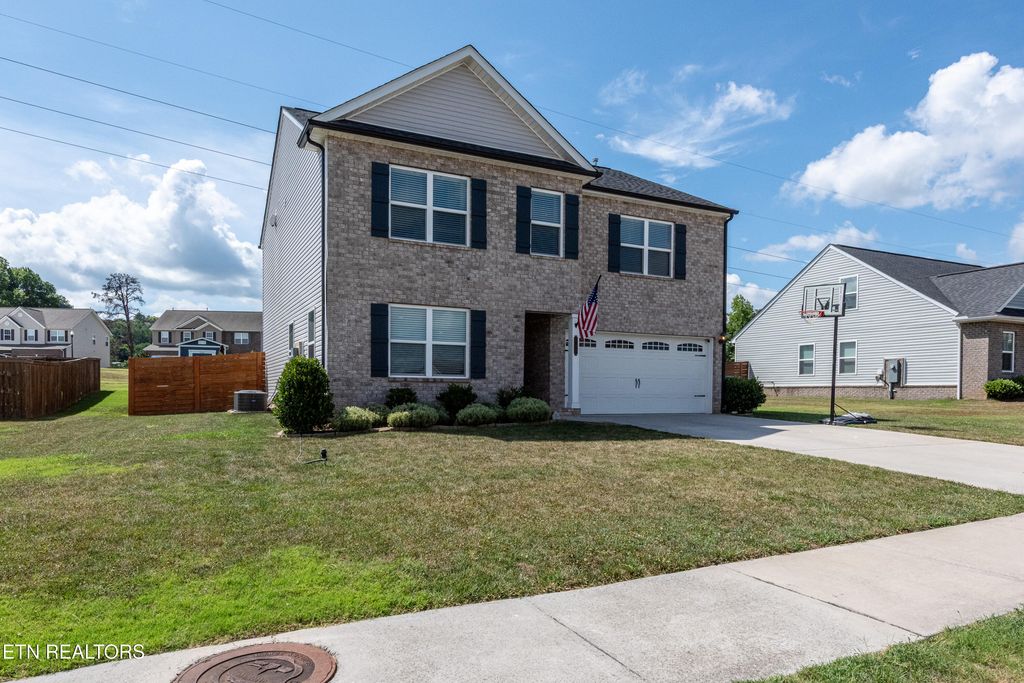 804 Spring Creek St, Maryville, TN 37801