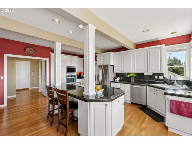 11904 Sw VIEWCREST Ct, Tigard, OR 97224