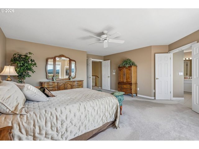 11904 Sw VIEWCREST Ct, Tigard, OR 97224