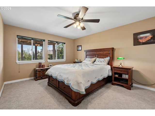 11904 Sw VIEWCREST Ct, Tigard, OR 97224