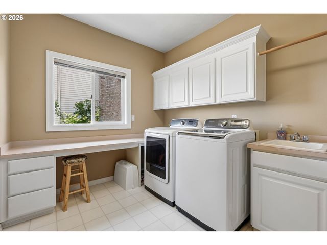 11904 Sw VIEWCREST Ct, Tigard, OR 97224