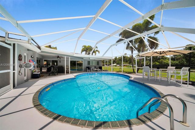 19901 Pine Echo, North Fort Myers, FL 33917