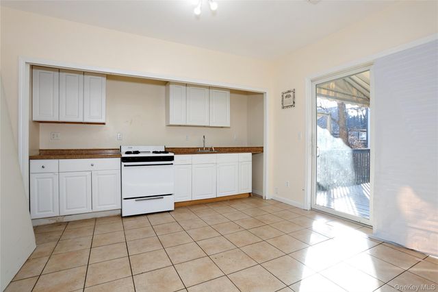 11 Laura Place 2, Spring Valley, NY 10977