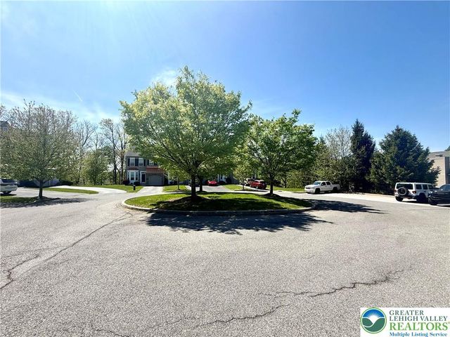 50 Hillside Court, Easton, PA 18045