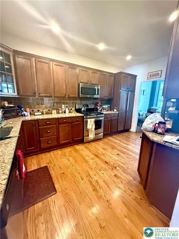 50 Hillside Court, Easton, PA 18045
