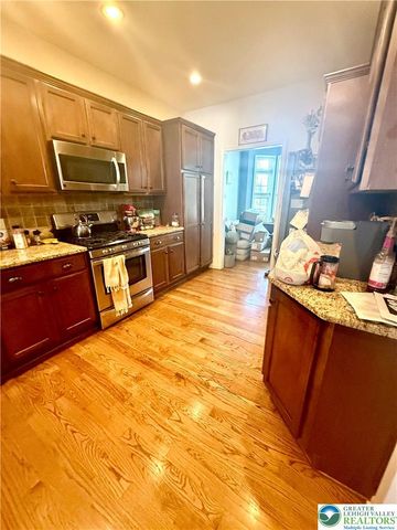 50 Hillside Court, Easton, PA 18045