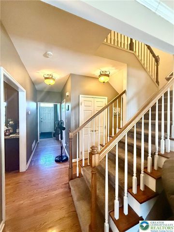 50 Hillside Court, Easton, PA 18045