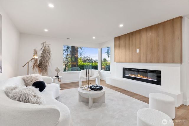 508 S 145th St, Burien, WA 98168