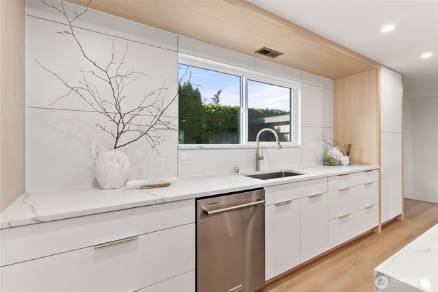 508 S 145th St, Burien, WA 98168