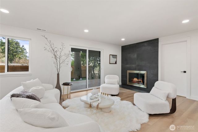 508 S 145th St, Burien, WA 98168