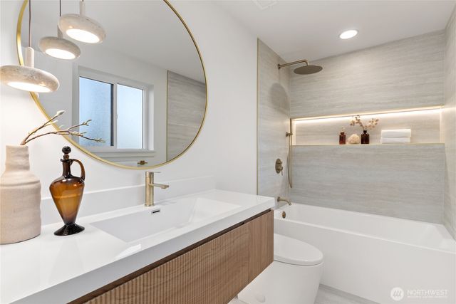 508 S 145th St, Burien, WA 98168