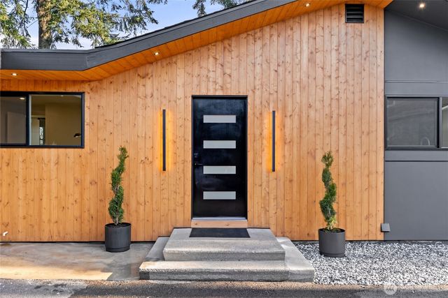 508 S 145th St, Burien, WA 98168