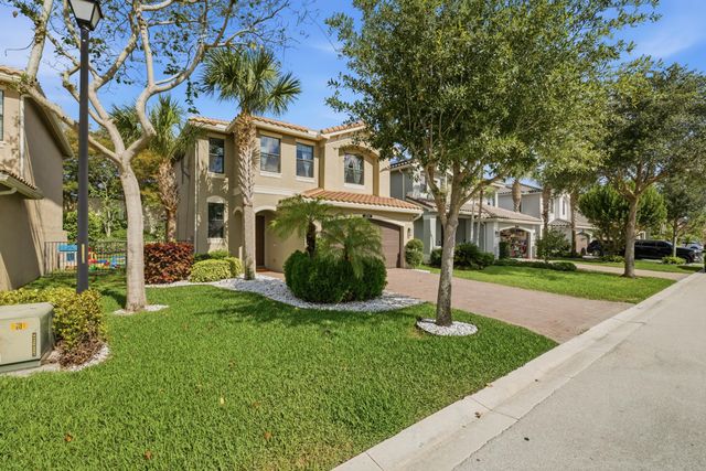 13769 Moss Agate Avenue, Delray Beach, FL 33446