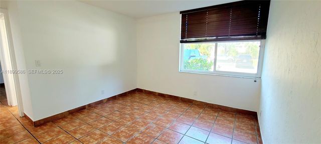 9410 Live Oak Place 109, Davie, FL 33324