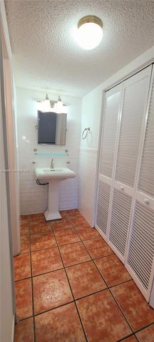 9410 Live Oak Place 109, Davie, FL 33324