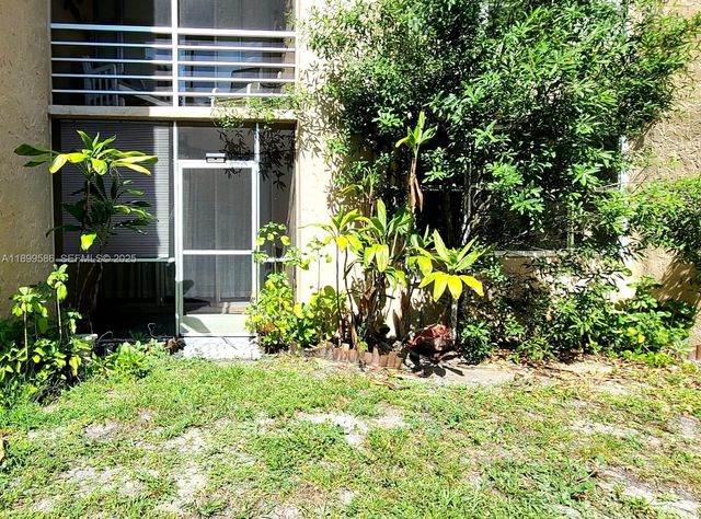 9410 Live Oak Place 109, Davie, FL 33324