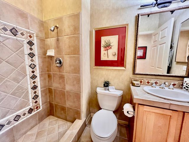 886 Meadowhill Ct, Lincoln, CA 95648