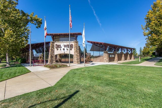 886 Meadowhill Ct, Lincoln, CA 95648