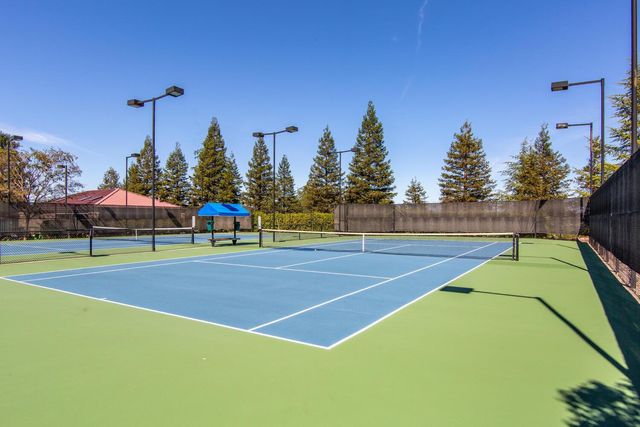 886 Meadowhill Ct, Lincoln, CA 95648