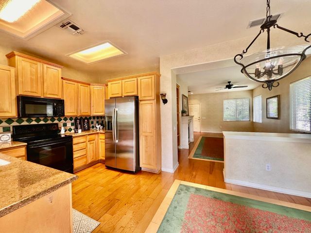 886 Meadowhill Ct, Lincoln, CA 95648