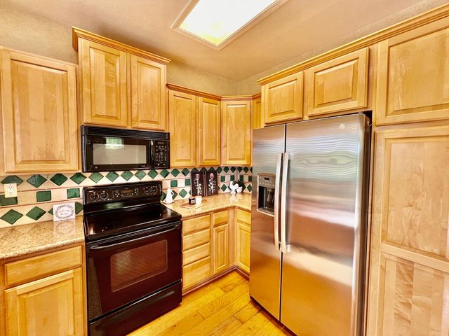 886 Meadowhill Ct, Lincoln, CA 95648