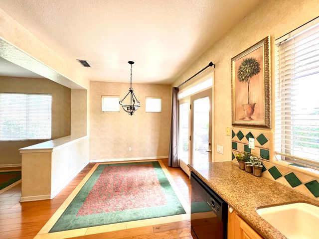 886 Meadowhill Ct, Lincoln, CA 95648