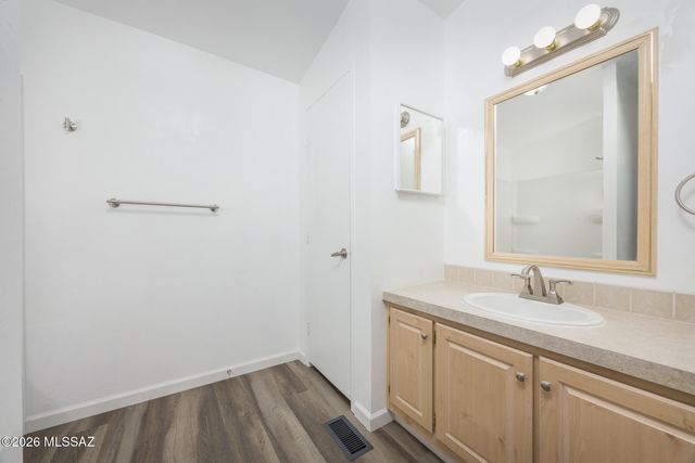 8033 S Farmcreek Drive, Tucson, AZ 85756