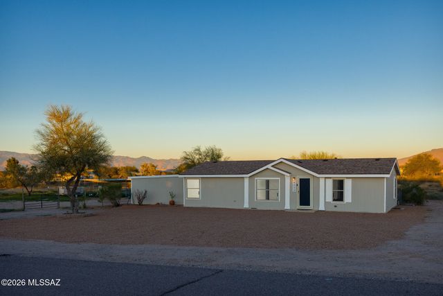 8033 S Farmcreek Drive, Tucson, AZ 85756