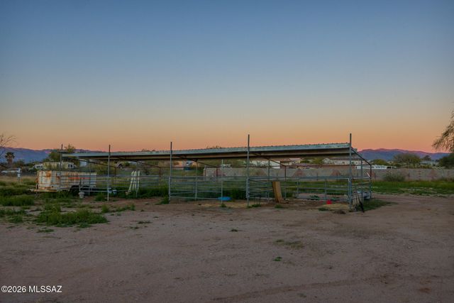 8033 S Farmcreek Drive, Tucson, AZ 85756