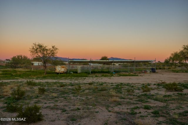 8033 S Farmcreek Drive, Tucson, AZ 85756